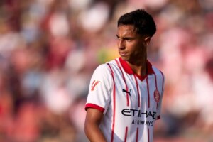 Vitor Reis, do Girona, é convocado para amistoso contra a Croácia