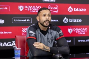 "Vamos entrar na competição para ser campeões", diz Vladimir sobre Copa Verde