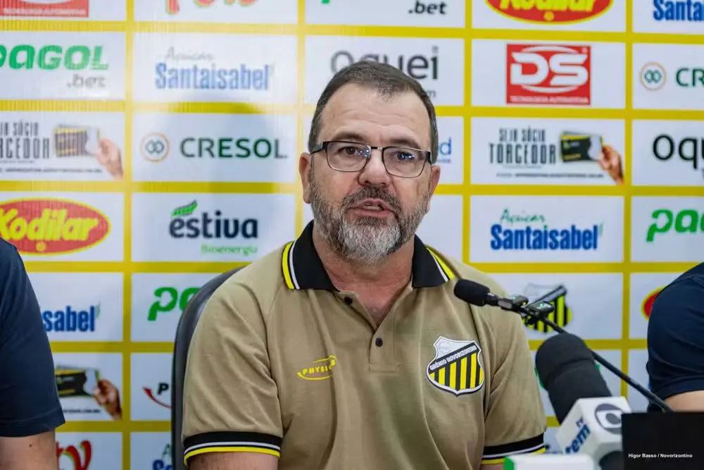 Enderson Moreira analisa queda de Filipe Luís e critica imediatismo no futebol brasileiro