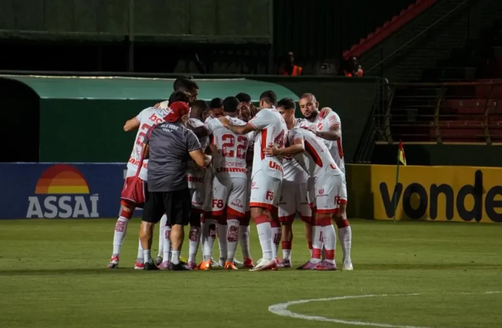 Com brilho do goleiro Dalberson, Vila Nova derrota Velo Clube nas penalidades e avança na Copa do Brasil