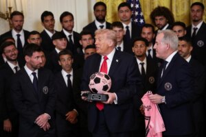 Trump elege melhor time do Brasil em evento com Messi; saiba qual