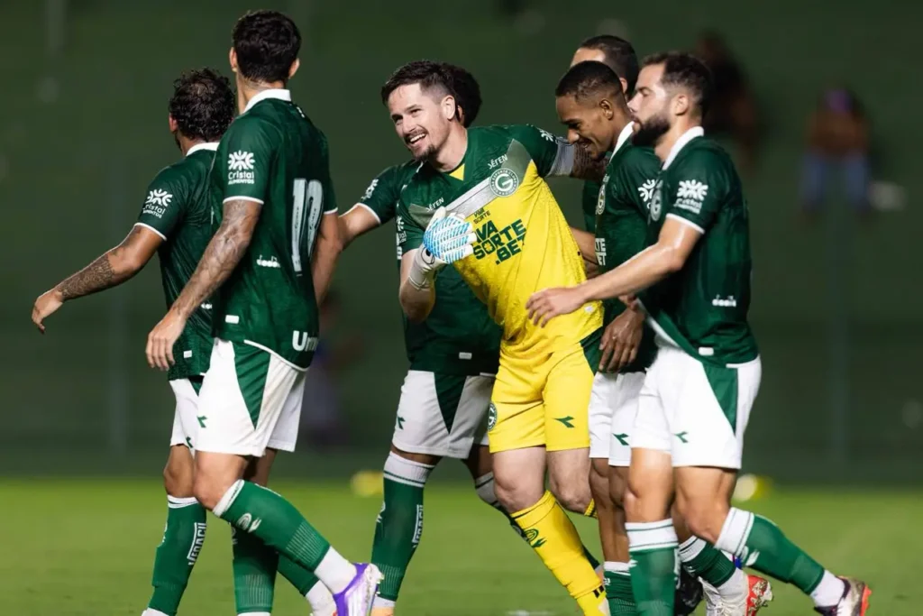 Goiás domina o Fluminense (PI), vence por 3 a 0 e avança na Copa do Brasil