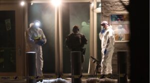 Polícia da Noruega detém três irmãos por explosivo contra embaixada dos EUA