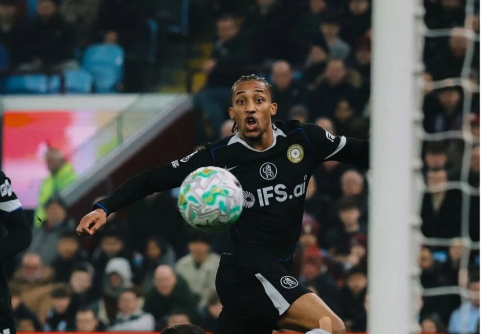 João Pedro faz três e Chelsea goleia o Aston Villa