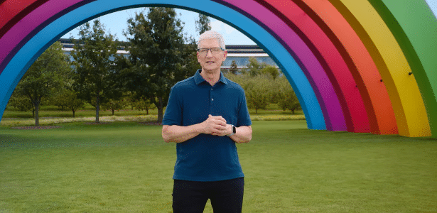 Troca de CEO na Apple acontece em meio a desafio de avanços em IA