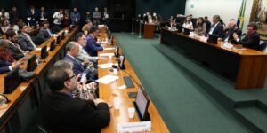 PEC da escala 6x1 abre debate sobre produtividade e hora trabalhada
