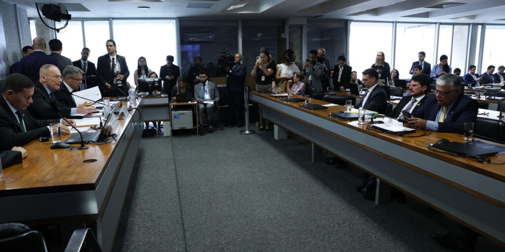 Senadores da CPI do Crime pedem prorrogação dos trabalhos da Comissão