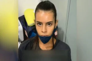 Garota que ateou fogo na colega de escola vai a júri em Goiânia