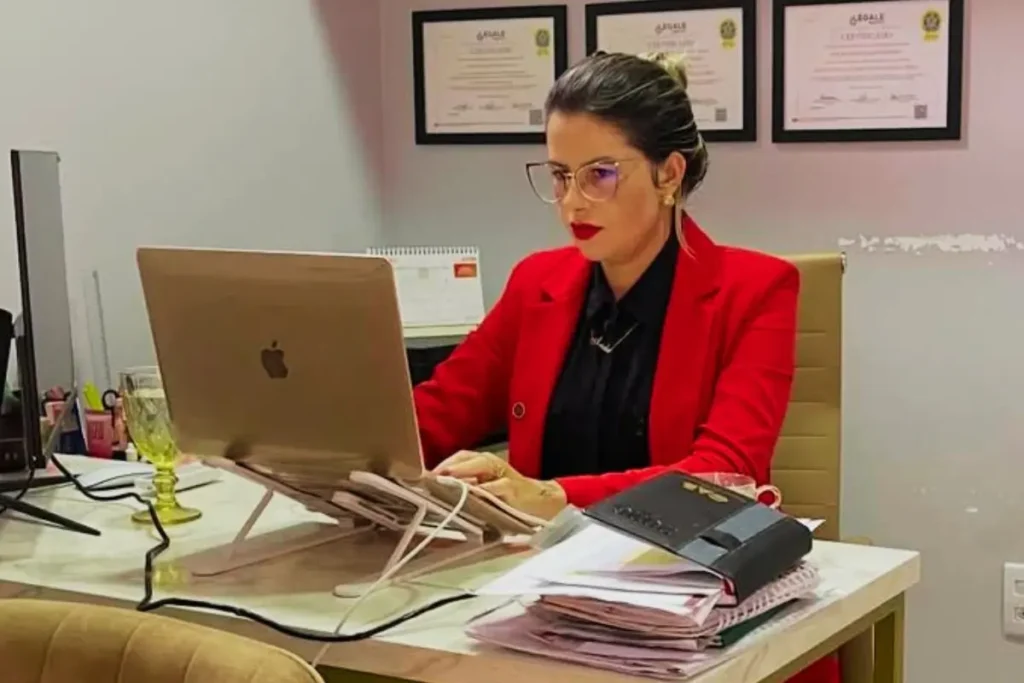 Advogada acusada de difamar delegado é presa em Pirenópolis