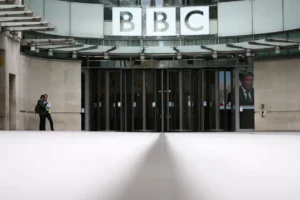 BBC anuncia corte de até 2 mil funcionários