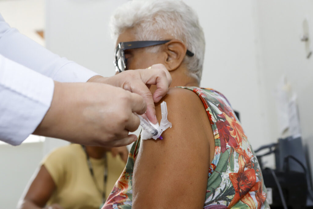 Vacinação em feiras e shoppings neste sábado em Brasília