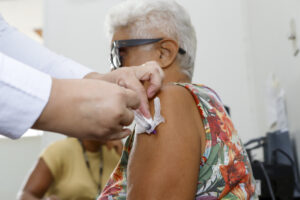 Vacinação em feiras e shoppings neste sábado em Brasília