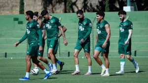 Goiás pode ter novidades na equipe titular no duelo contra o Criciúma; confira a provável escalação