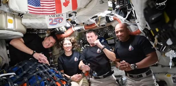 veja transmissão do retorno e pouso hoje