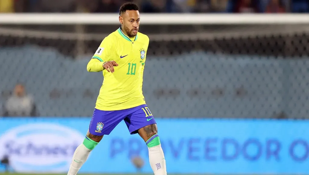 Ancelotti afirma que Neymar está sendo avaliado e está “no caminho certo” para voltar à seleção