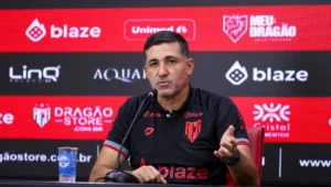 Eduardo Souza mantém pensamento jogo a jogo e não quer que Atlético “fique para trás” na Série B