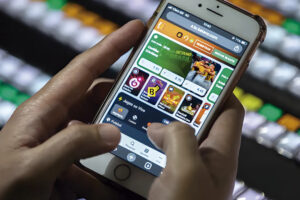 Quase metade dos usuários de bets diz apostar para obter renda extra e pagar contas, aponta Datafolha