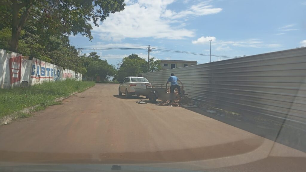 Proprietária multada por descarte irregular de entulho em Santa Maria
