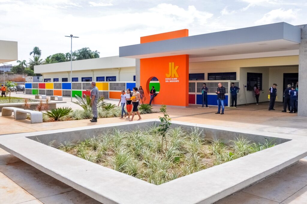 Escolas públicas de Brasília adotam arquitetura moderna de Niemeyer e Costa