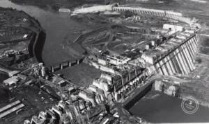 Ditadura transfere escola pública em Foz do Iguaçu para rede privada de Itaipu