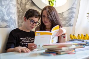 MEC celebra avanços na inclusão de 1,2 milhão de estudantes autistas em 2025