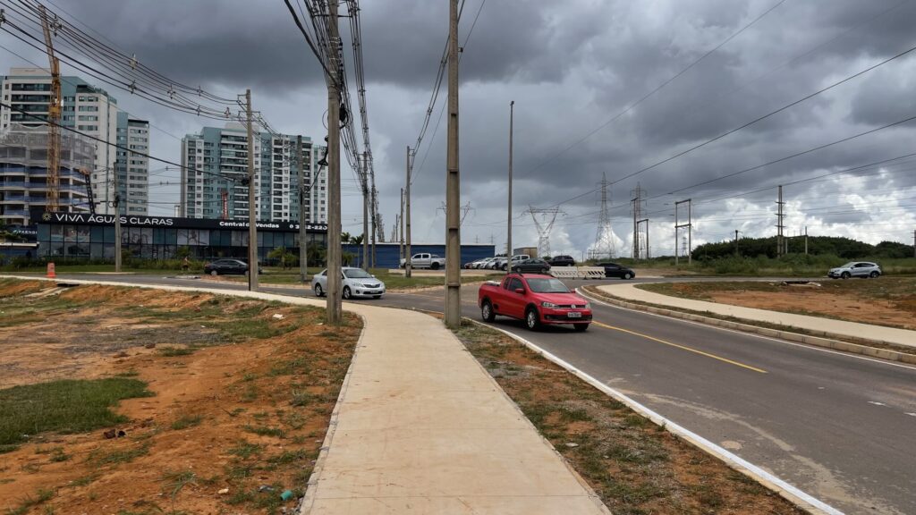Novo trecho da Avenida Vereda da Cruz é liberado em Arniqueira