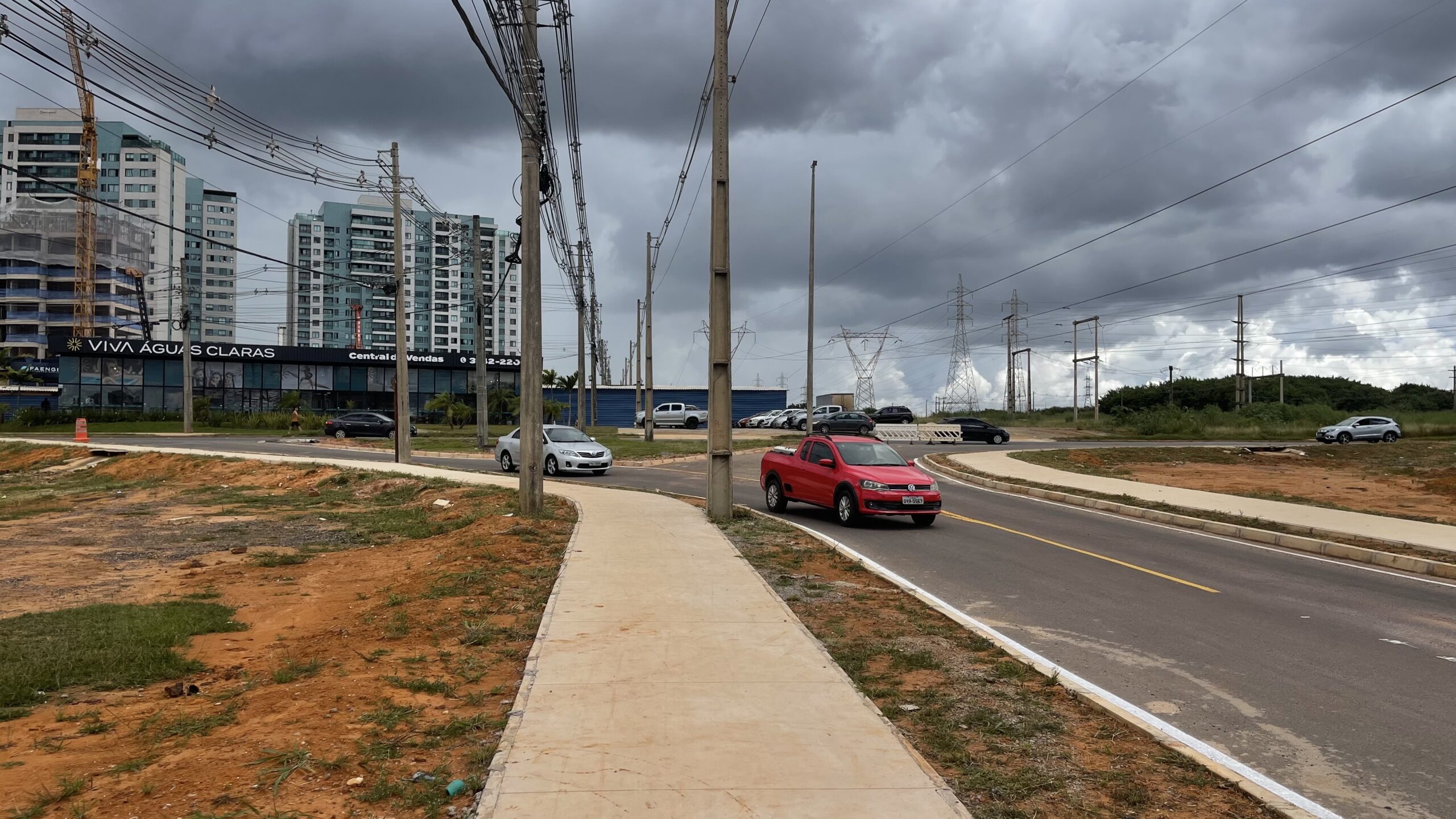 Novo trecho da Avenida Vereda da Cruz é liberado em Arniqueira