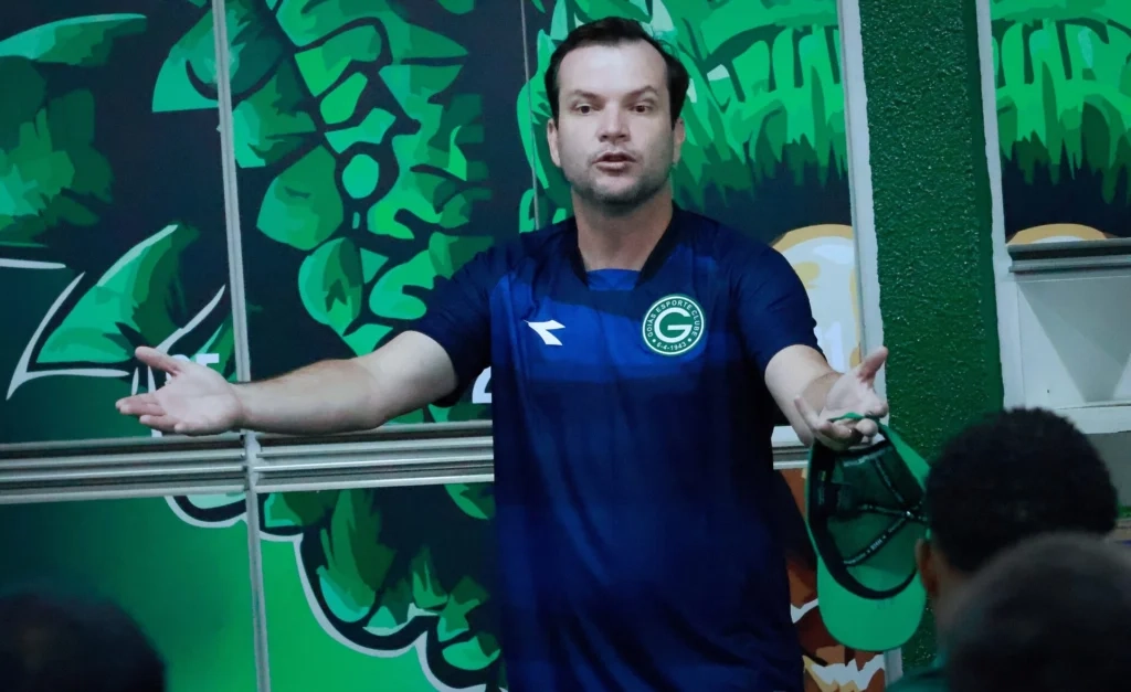 Daniel destaca grandeza do confronto, mas cobra campo “de excelência”