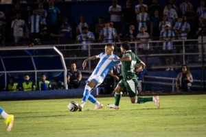 Goiás busca empate nos acréscimos e mantém invencibilidade na temporada