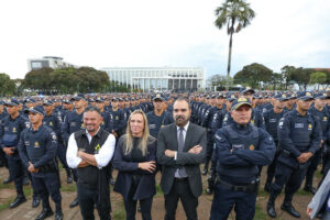 Celina lança operação com 900 PMs nas ruas e promete reforço na segurança do Plano Piloto