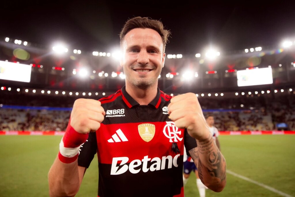 Saúl lamenta saída de Filipe Luís do Flamengo: "Estranha"