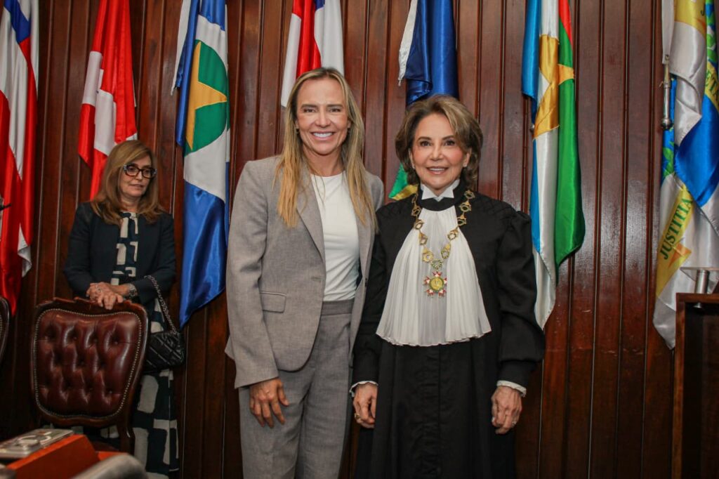 Maria do Carmo Cardoso assume presidência do TRF1