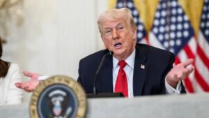 Trump diz à NBC News que derrubada de jato dos EUA não afetará negociações com Irã