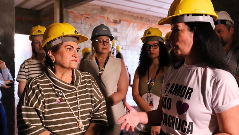 Ministra das Mulheres inspeciona obra da Casa da Mulher em Foz do Iguaçu