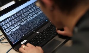 Hackers miram ‘cidade dos bilionários’ em Santa Catarina e desviam R$ 12 milhões