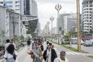 Mídia iraniana relata explosões em Teerã, onde foram acionados sistemas antiaéreos