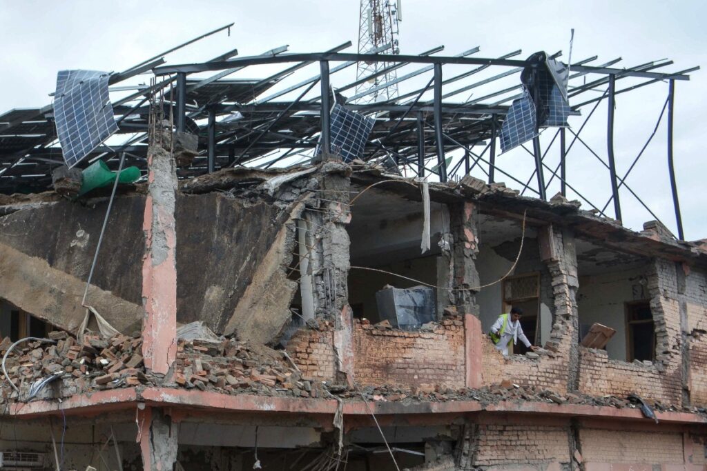 Atentado suicida no noroeste do Paquistão deixa cinco mortos