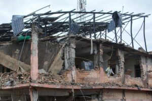 Atentado suicida no noroeste do Paquistão deixa cinco mortos