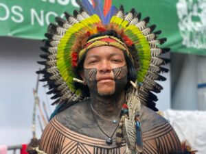 Indígenas pedem mais valorização do artesanato feito sem máquinas