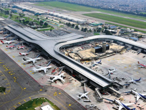 Aeroporto de Bogotá interrompe brevemente suas operações devido a um drone