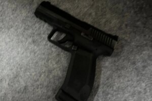 Bombeiro mata cachorro após ataque em estacionamento em GO