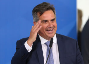 Ex-assessor de Ciro e empreiteiro preso na lava jato: os passageiros de voo investigado pela PF