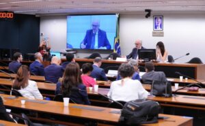 Especialistas alertam para aumento de impostos em produtos médicos que afeta SUS