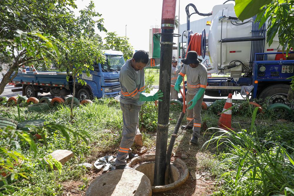 Novacap remove 257 mil toneladas de resíduos de drenagem no DF desde janeiro
