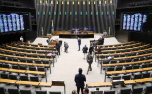 Câmara aprova política para uso de jogos eletrônicos na educação básica