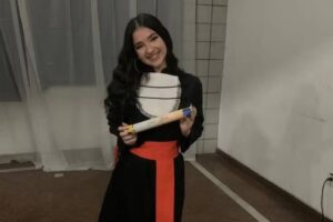 Estudante esfaqueada 15 vezes convoca manifestação por justiça no Rio