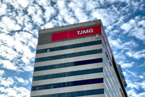 Justiça condena PM por perseguição e uso de ações contra ex