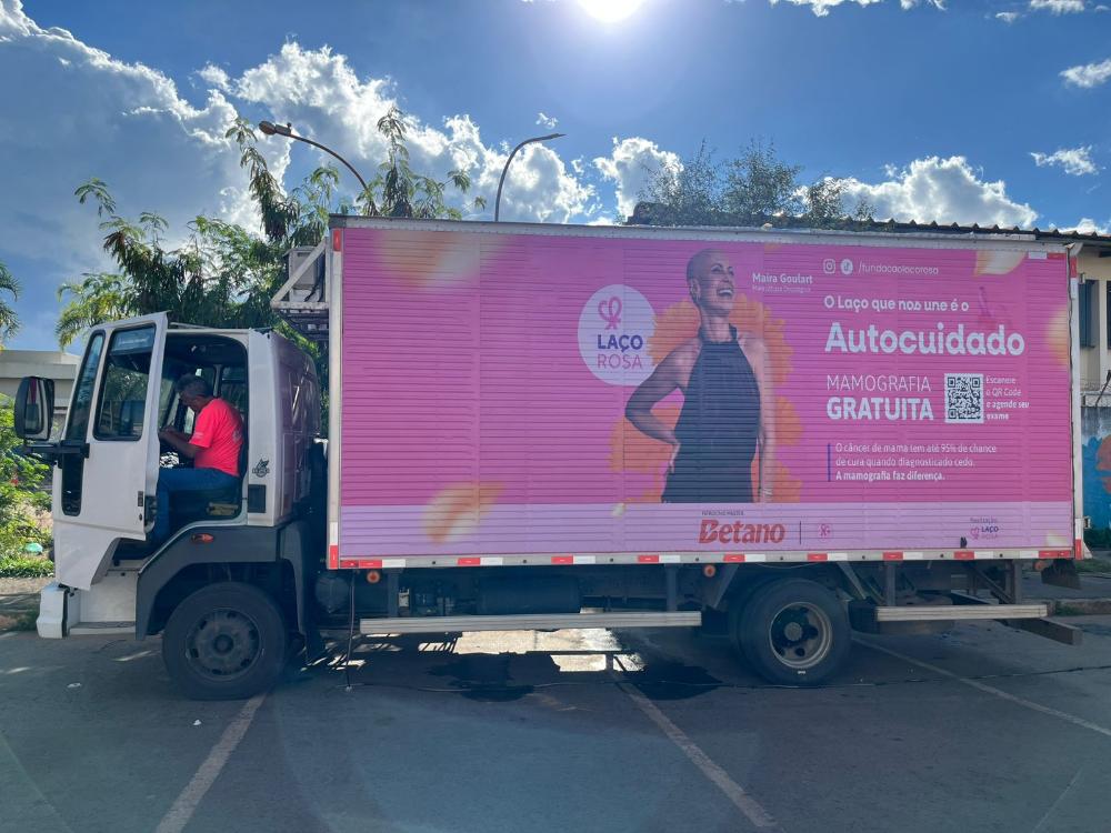 Carreta de mamografia oferece exames gratuitos em Brasília