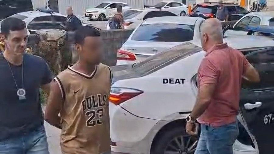 Homem é preso no Rio após cobrar R$ 10 mil por churrasquinho a turista
