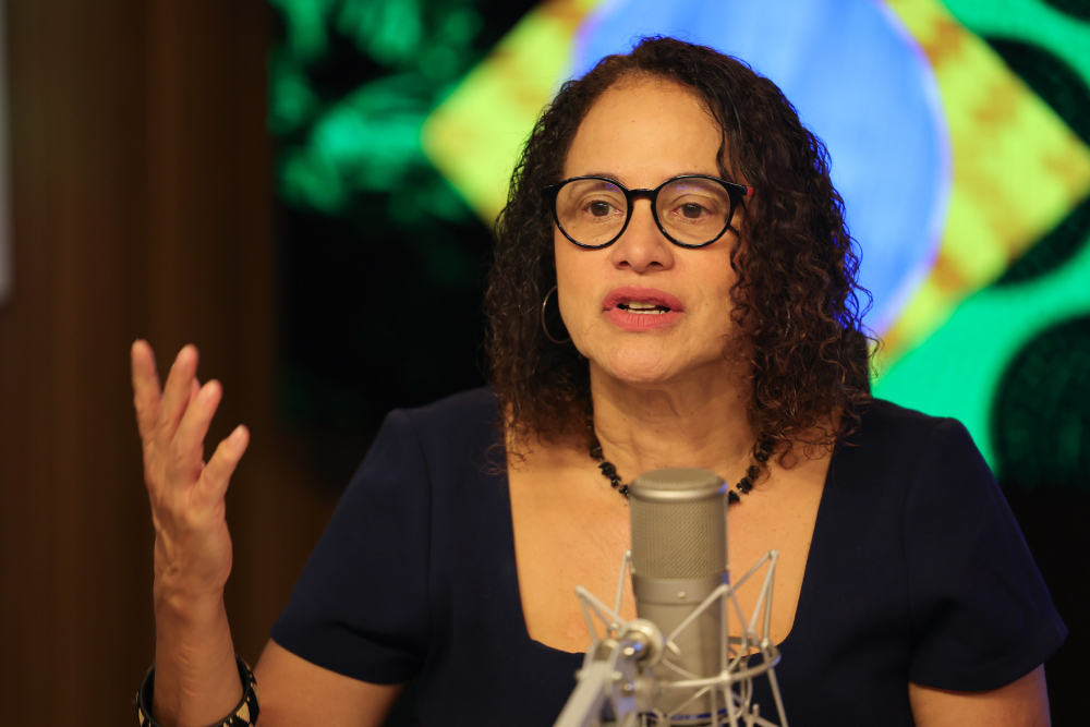 Luciana Santos entra em licença de 15 dias após cirurgia no quadril